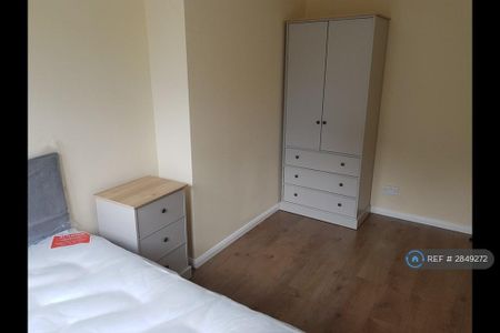 4 bedroom maisonette to rent - Photo 5