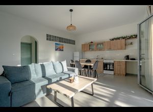 Διαμέρισμα για ενοικίαση - Μέθανα, - Φωτογραφία 2