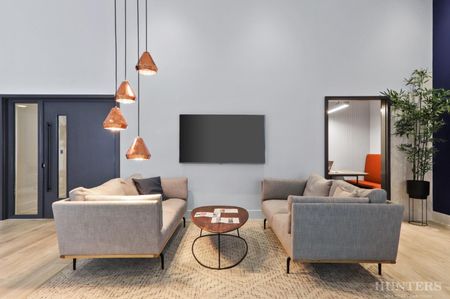 1 bedroom Flat To Let - Photo 2