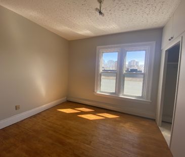2317 Clifton Street – 4 BR 1 BATH SUNNY NORTH END FLAT AVAILABLE AU... - Photo 5