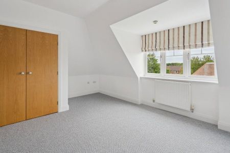 4 bedroom semi-detached house to rent - Photo 4