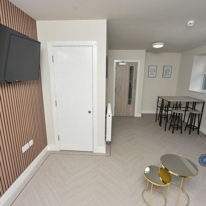 1 bedroom in a flat share to rent - Photo 1
