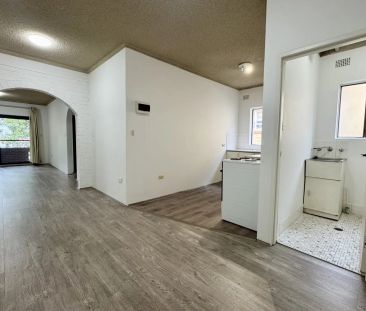 Bright & Spacious 2-Bedroom Unit in Bexley - Photo 1