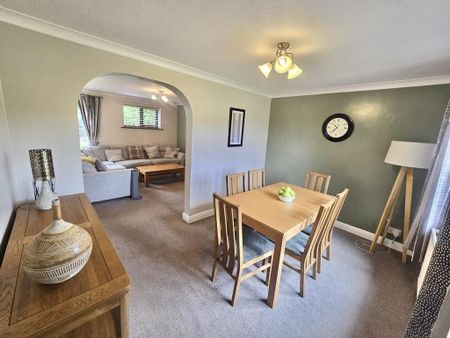 4 bedroom detached house to rent - Photo 4