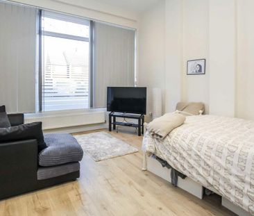 Studio to rent - Photo 2