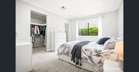 Immaculate Ex-Display Home in Box Hill - Photo 4