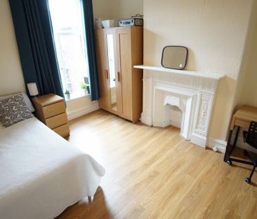 8 bedroom terraced house to rent - Photo 4