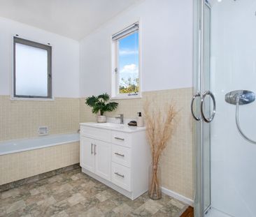 Standalone 2-Bedroom House Convenient Location Available Early October - Photo 6