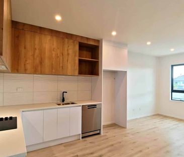 Brand New, Modern and Easy Living - Photo 4