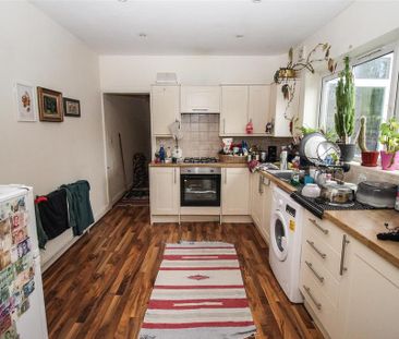 2 bedroom ground floor flat to rent - Photo 1