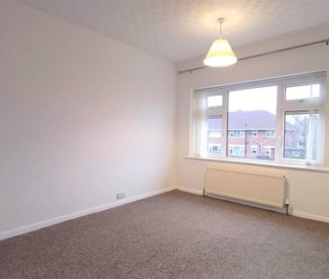 Lonsdale Avenue, Doncaster - Photo 4