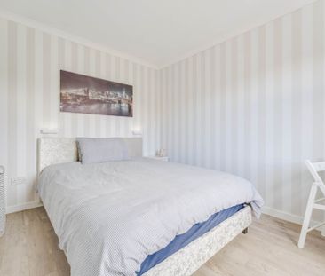 Price £745 pcm - Available Now - Furnished - Photo 3
