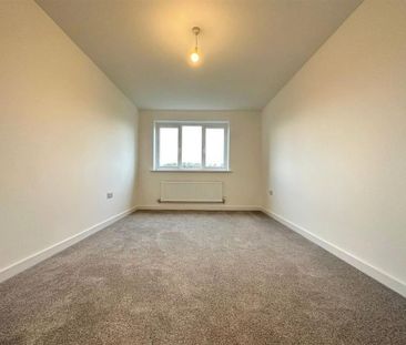 4 bedroom detached house to rent - Photo 4