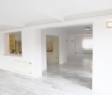 Ruim duplex appartement met groot terras in het centrum - Foto 2