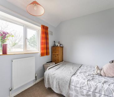 4 bedroom semi-detached house to rent - Photo 2