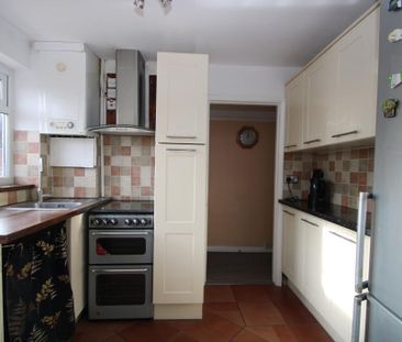 2 Bed Maisonette, Martin Crescent, CR0 - Photo 5