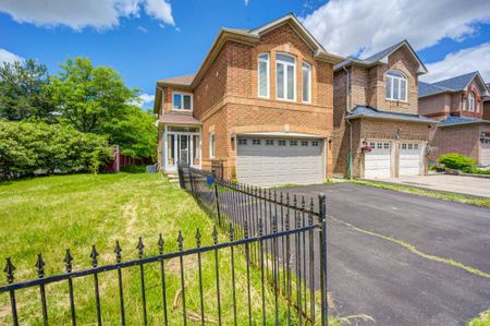 For Lease - 5327 Landsborough Avenue, Mississauga, Ontario - Photo 4