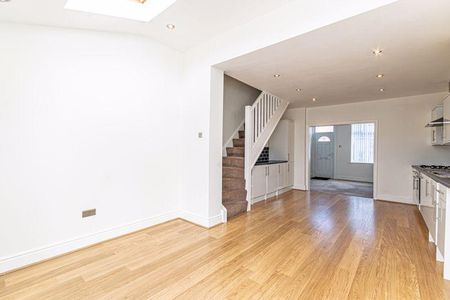 2 bedroom terraced house to rent - Photo 5