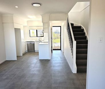 AVAILABLE 07/11/2025 - 3 BEDROOM - 2 BATHROOM - DUCTED AIR-CONDITIO... - Photo 1