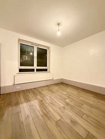 2 Bed Flat, Whites Grounds Estate, SE1 - Photo 2