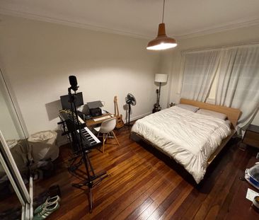 Elizabeth Bay - Photo 2