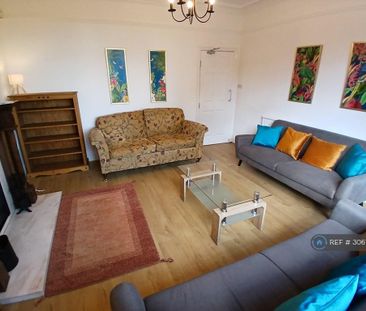1 bedroom in a house share to rent - Photo 1