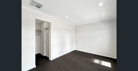 🏡 Brand New 4-Bedroom House in Eynesbury - Photo 3