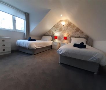 4 bedroom semi-detached house to rent - Photo 3