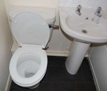 Oxford Street, Grantham, NG31 - Photo 5