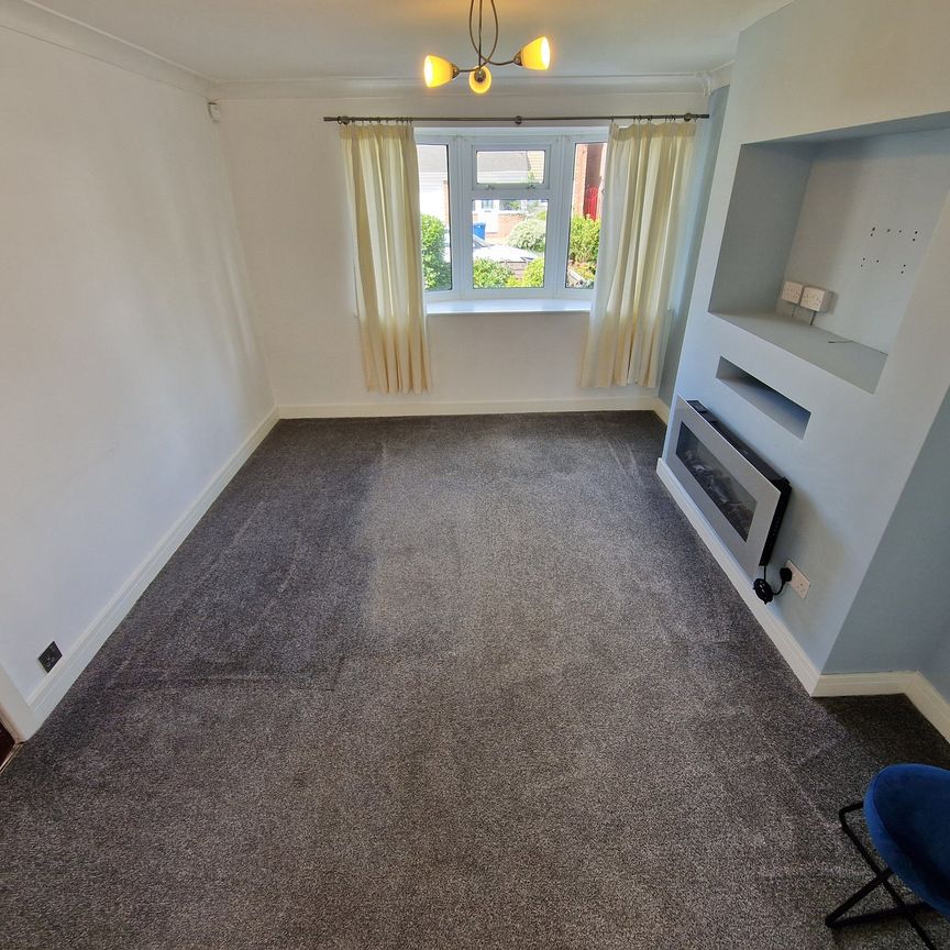 Warwick Road, Radcliffe - Photo 1