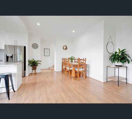 12 Cambridge Street, Thornton, NSW 2322 - Photo 3