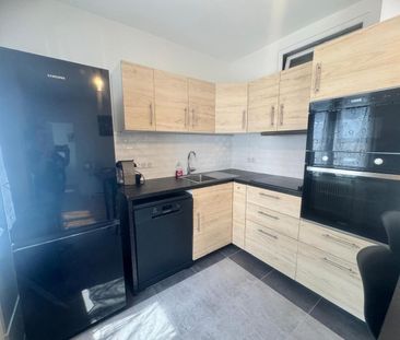 Location Appartement 2 pièces 32m² ST MAUR DES FOSSES 94100 - Photo 2