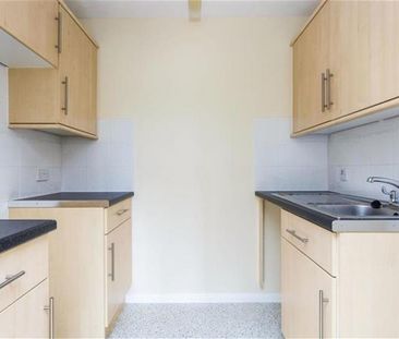 2 bedroom retirement property to rent - Photo 3