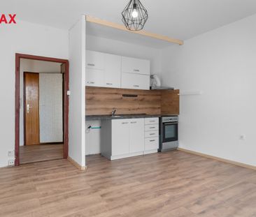 Pronájem bytu 1+1 41 m² - Photo 1