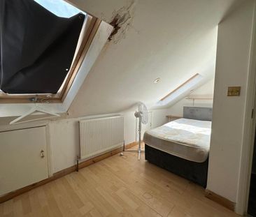 8 bedroom end of terrace house to rent - Photo 4