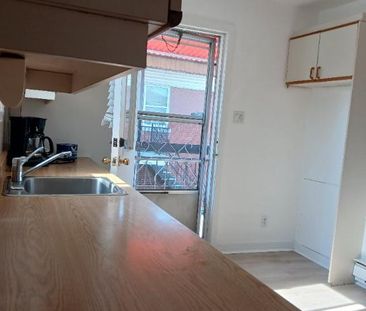 Appartement à louer - Vieux-Longueuil : 4 et demi, à l'étage - Photo 2