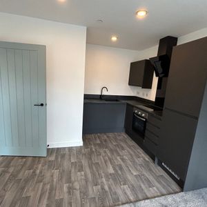 Burlington Square, Chesterfield - Photo 2