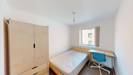 4 bedroom townhouse to rent - Photo 3