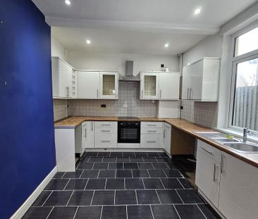 4 bedroom terraced house to rent - Photo 6