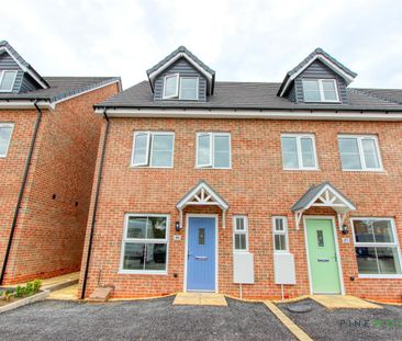 3 BEDROOM Townhouse - Semi Detached - Photo 2