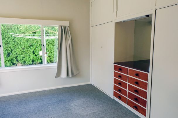 PRIVATE & COMFORTABLE - Photo 1