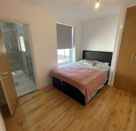 3 bedroom apartment to rent - Photo 4