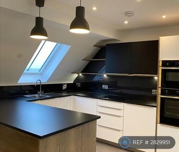 2 bedroom penthouse to rent - Photo 1