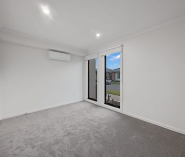 Modern 4-Bedroom Townhouse - Photo 5