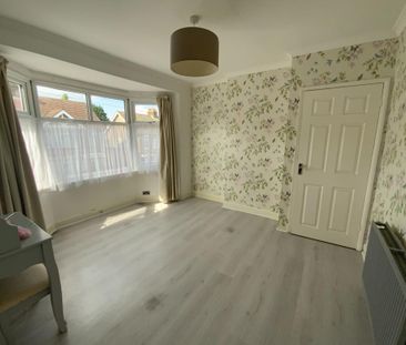 3 bedroom semi-detached house to rent - Photo 3