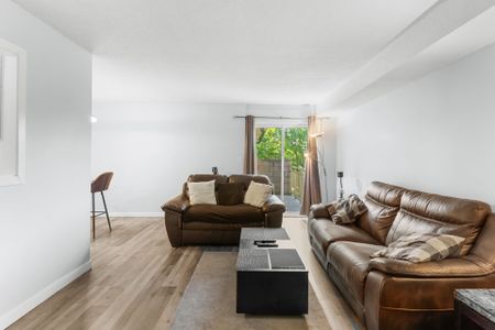 For Lease - 5222 Portage Road Unit# 305, Niagara Falls, Ontario - Photo 2