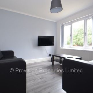 4 Bed House near the Leeds University - Photo 1