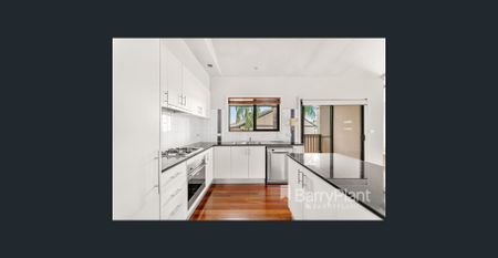 Spacious 3-Bedroom Single-Level Home with Outdoor Area in Box Hill - Photo 2