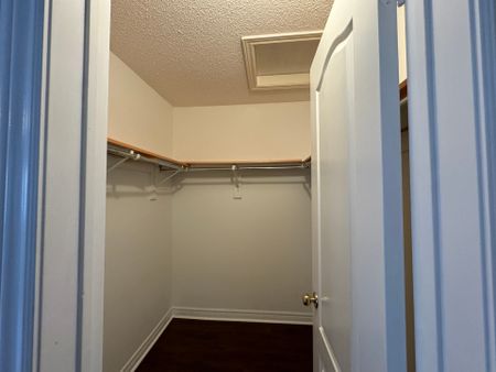 For Lease - 10561 Bayview Avenue, Richmond Hill, Ontario - Photo 5