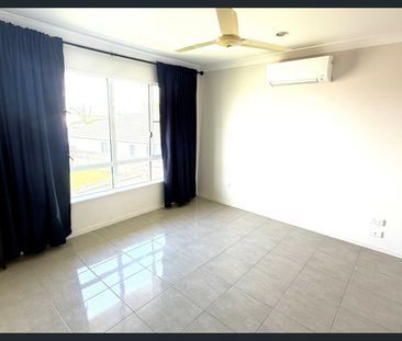 4 Bedroom Family Home in Seabreeze Estate - Photo 3